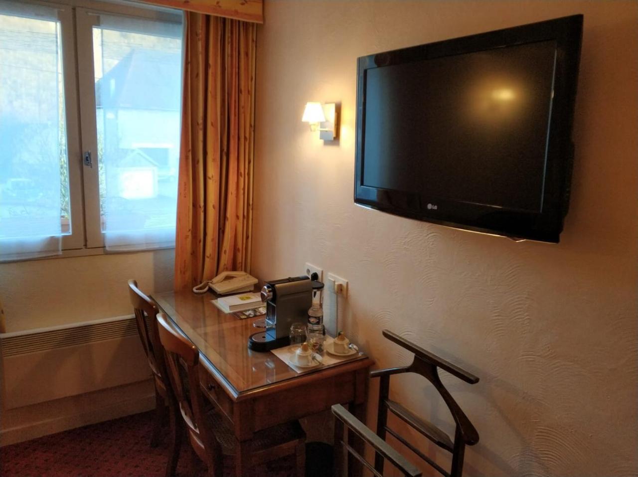 Logis Hotel Calisola Besancon - Soiree Etape Chalezeule Eksteriør bilde