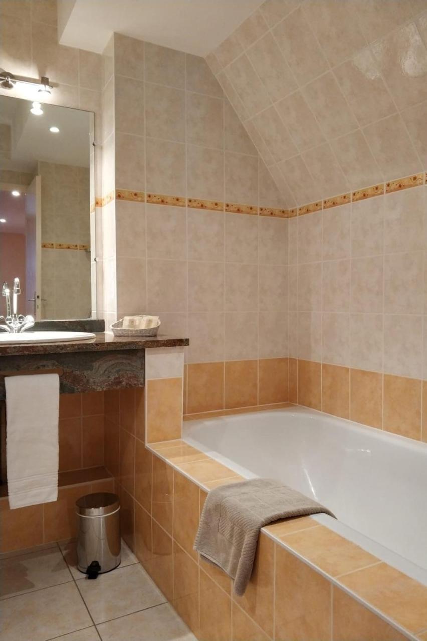 Logis Hotel Calisola Besancon - Soiree Etape Chalezeule Eksteriør bilde