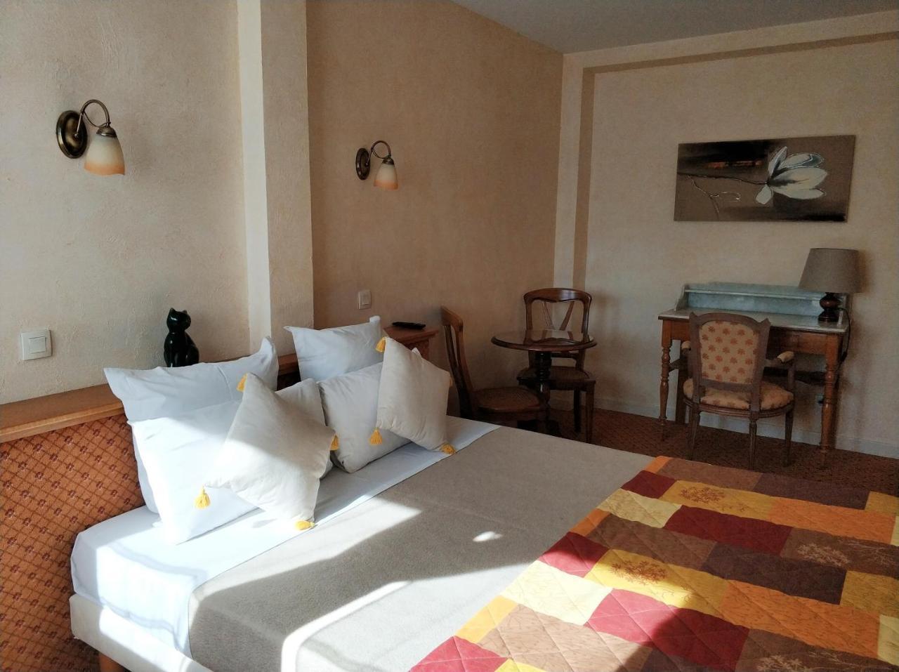 Logis Hotel Calisola Besancon - Soiree Etape Chalezeule Eksteriør bilde